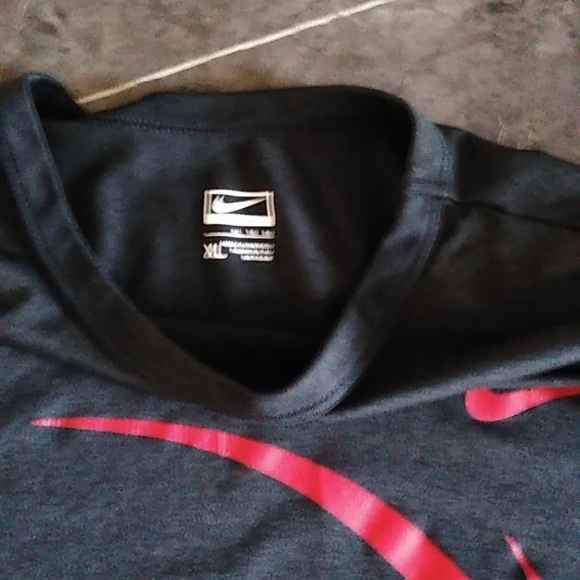 Nike Basketball T Shirt - Picture 3 of 4